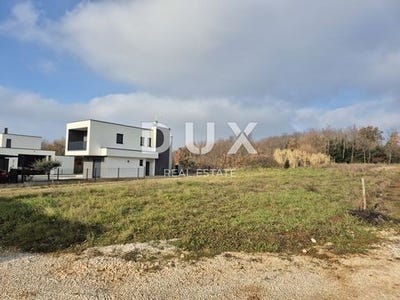 /international/hr/kastelir-labinci-istria-county-120095668357/
