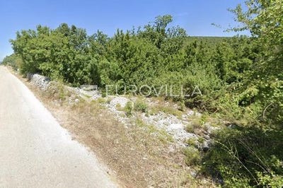 /international/hr/omis-split-dalmatia-county-310101883135/