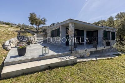 /international/hr/supetar-split-dalmatia-county-120089971436/