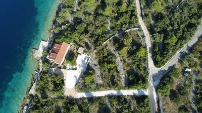 /international/hr/trogir-split-dalmatia-county-310107905761/