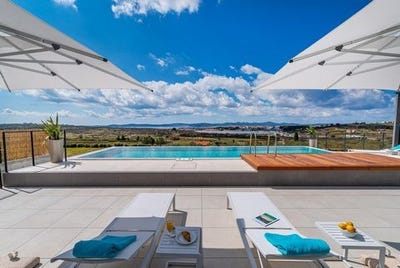 /international/hr/zadar-zadar-county-310109079496/