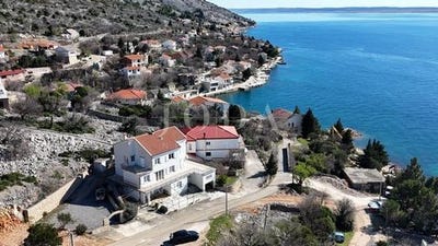 /international/hr/karlobag-lika-senj-county-310100143427/