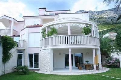 /international/hr/omis-split-dalmatia-county-310098115874/