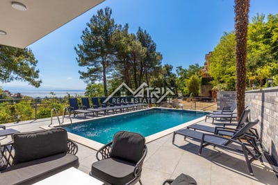 /international/hr/opatija-primorje-gorski-kotar-county-310099419585/