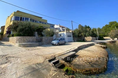 /international/hr/ugljan-zadar-county-310107219042/