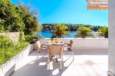 /international/hr/milna-split-dalmatia-county-310105808568/