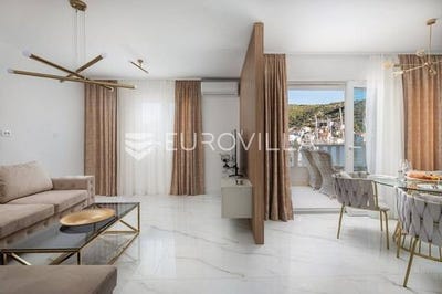 /international/hr/marina-split-dalmatia-county-310102183765/