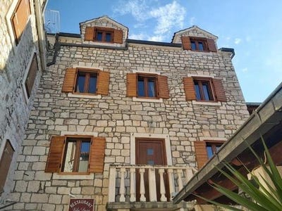 /international/hr/brac-split-dalmatia-county-310101823822/
