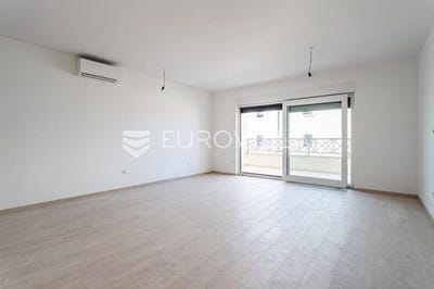 /international/hr/makarska-split-dalmatia-county-310100742658/