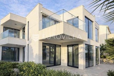 /international/hr/brac-split-dalmatia-county-310106192058/