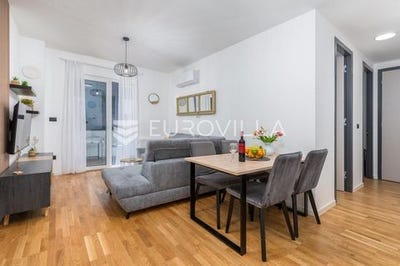 /international/hr/pula-istria-county-310105305898/