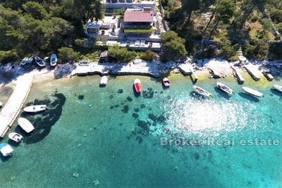 /international/hr/iovo-split-dalmatia-county-310107218830/