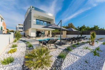 /international/hr/draznikova-ul-76t-23232-zaton-croatia-nin-zadar-county-310100555270/