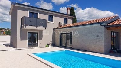 /international/hr/porec-istria-county-310108271305/