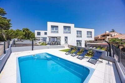 /international/hr/pula-istria-county-310108217344/