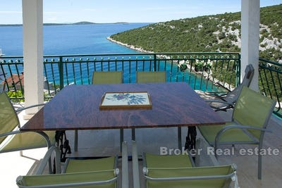 /international/hr/marina-split-dalmatia-county-310107219471/
