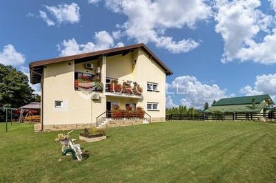 /international/hr/slunj-karlovac-county-310108247468/