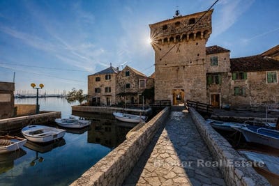 /international/hr/katel-gomilica-split-dalmatia-county-310109129010/