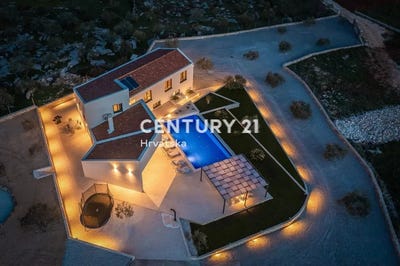 /international/hr/splitsko-dalmatinska-zupanija-split-dalmatia-county-310106855353/