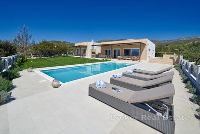 /international/hr/katel-novi-split-dalmatia-county-310107219744/