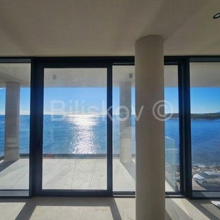 /international/hr/hvar-split-dalmatia-county-310107221500/