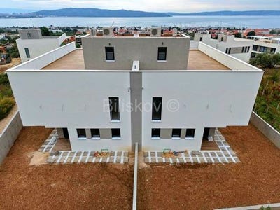 /international/hr/kastel-luksic-split-dalmatia-county-310103246609/