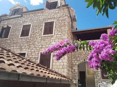 /international/hr/supetar-split-dalmatia-county-310102606728/