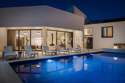 /international/hr/marina-split-dalmatia-county-120089969454/