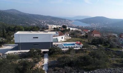 /international/hr/trogir-split-dalmatia-county-310108327794/