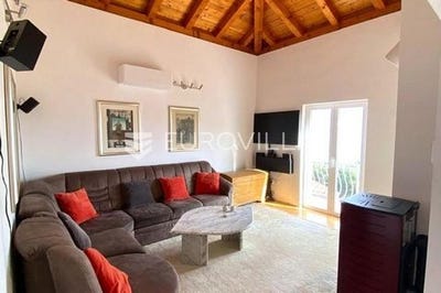 /international/hr/brac-split-dalmatia-county-310107814973/
