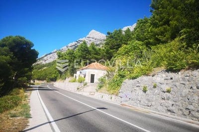 /international/hr/omis-split-dalmatia-county-310107563663/