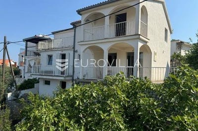 /international/hr/brac-split-dalmatia-county-310101391445/