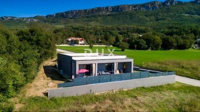/international/hr/buzet-istria-county-310105518129/