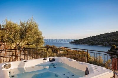 /international/hr/marina-split-dalmatia-county-310102461157/