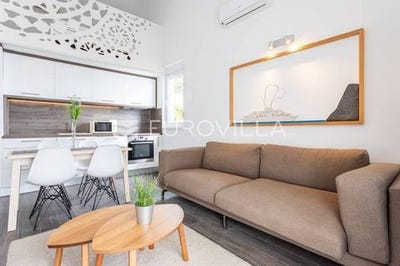 /international/hr/omis-split-dalmatia-county-120094944002/
