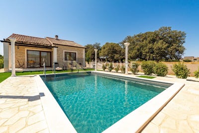 /international/hr/bibinje-zadar-county-310099344065/