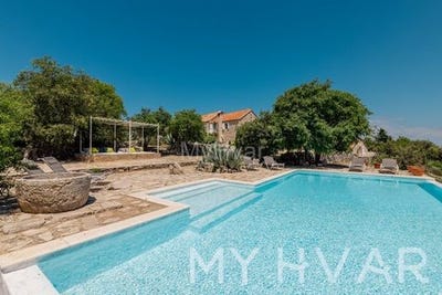/international/hr/stari-grad-split-dalmatia-county-120096363230/