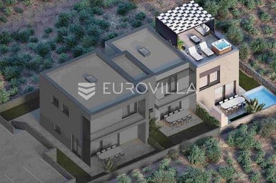 /international/hr/vodice-sibenska-ulica-310104799085/