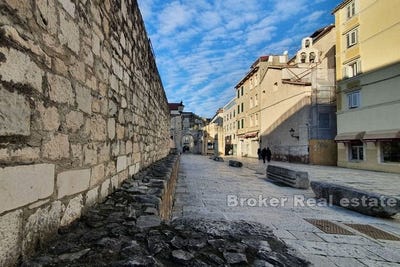 /international/hr/grad-split-dalmatia-county-310107625214/