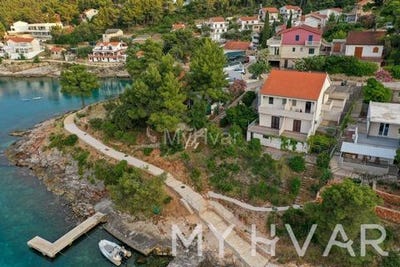 /international/hr/stari-grad-split-dalmatia-county-310100460919/