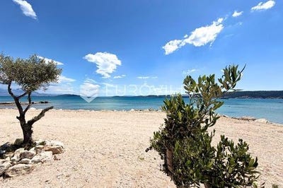 /international/hr/split-split-dalmatia-county-310108289410/