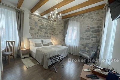 /international/hr/grad-split-dalmatia-county-310107218856/