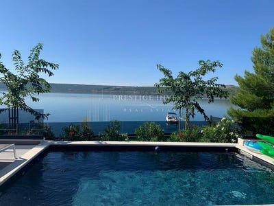 /international/hr/posedarje-zadar-county-310103644296/