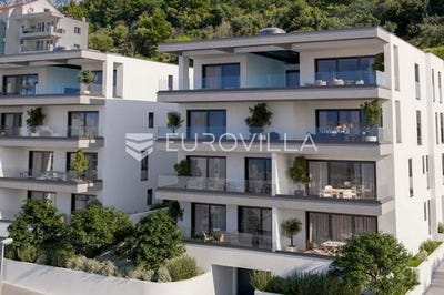 /international/hr/makarska-split-dalmatia-county-120094018319/