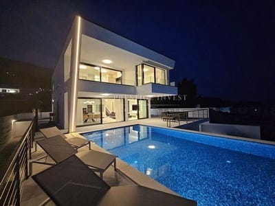 /international/hr/podstrana-split-dalmatia-county-310107916956/