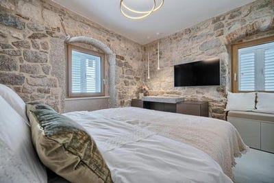 /international/hr/split-split-dalmatia-county-310105761979/