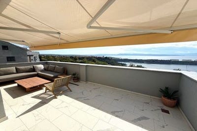 /international/hr/omis-split-dalmatia-county-310103730805/