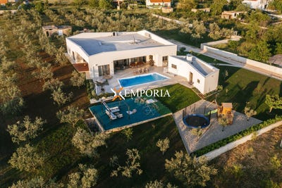 /international/hr/zemunik-donji-zadar-county-120091817628/