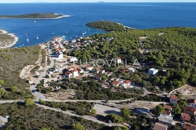 /international/hr/vis-split-dalmatia-county-120087369763/