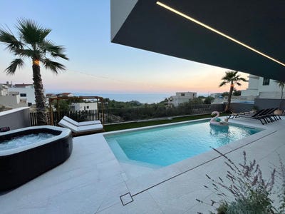 /international/hr/makarska-split-dalmatia-county-310096766444/
